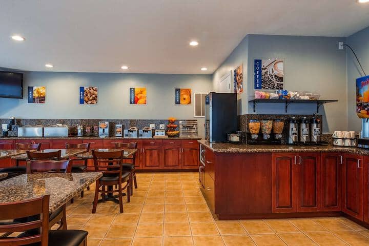 Breakfast area